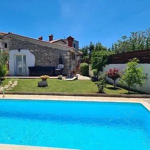 Istrska Kamnita Hisa Soncni Ferienhaus