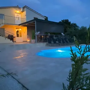Aleya Mit Pool Ferienhaus