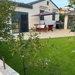 The House Ferienhaus