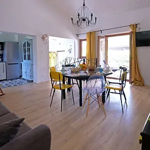 Kipo I Lunja Ferienhaus